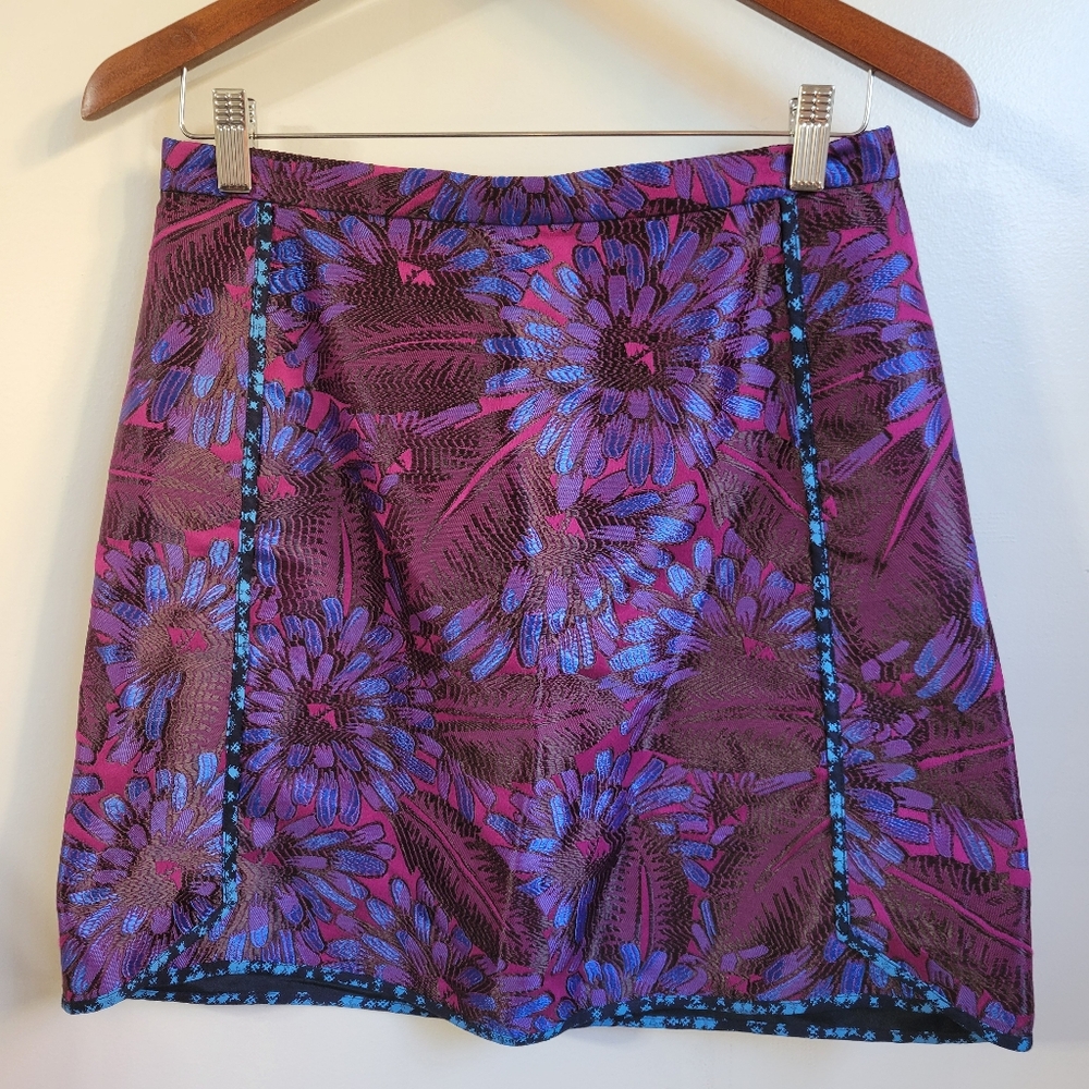 J Crew Mini Skirt in Midnight Floral Brocade Jacquard Size 4 - Picture 3 of 8